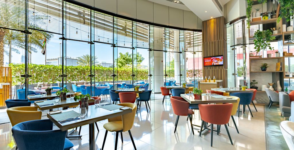 Media One Hotel 4*
