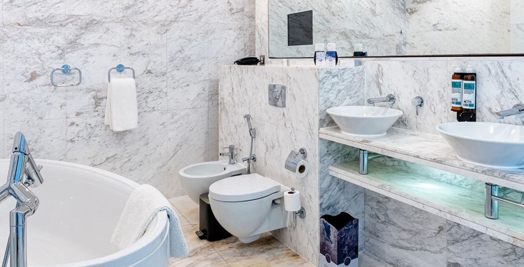 Media One Hotel 4*