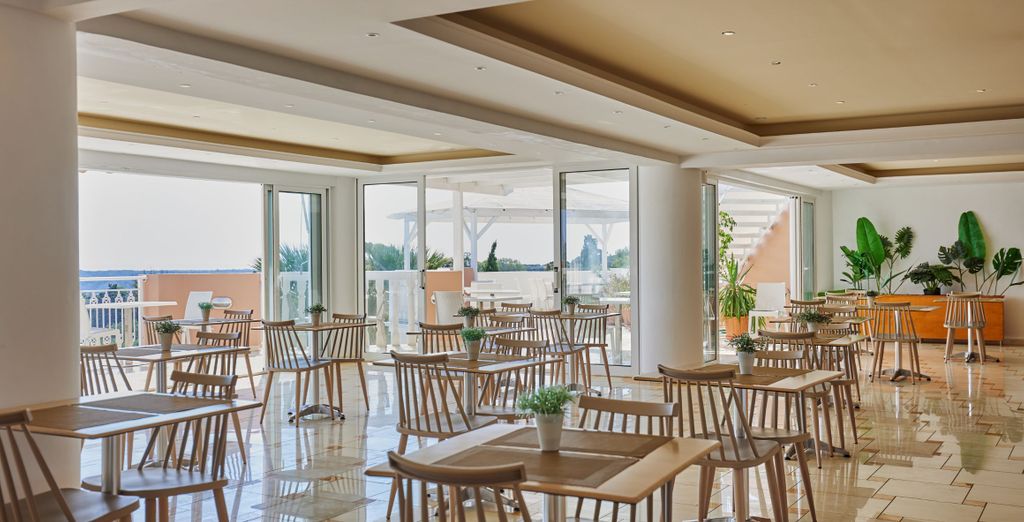  Gerakas Belvedere Luxury Suites 4*