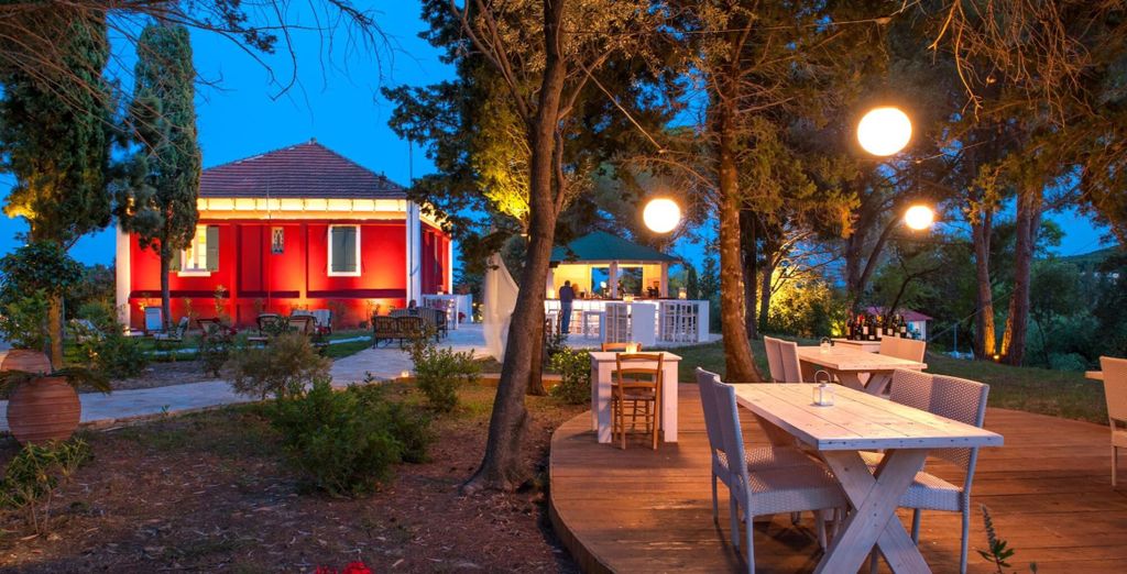  Gerakas Belvedere Luxury Suites 4*