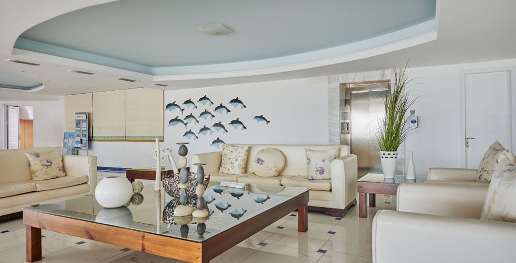  Gerakas Belvedere Luxury Suites 4*