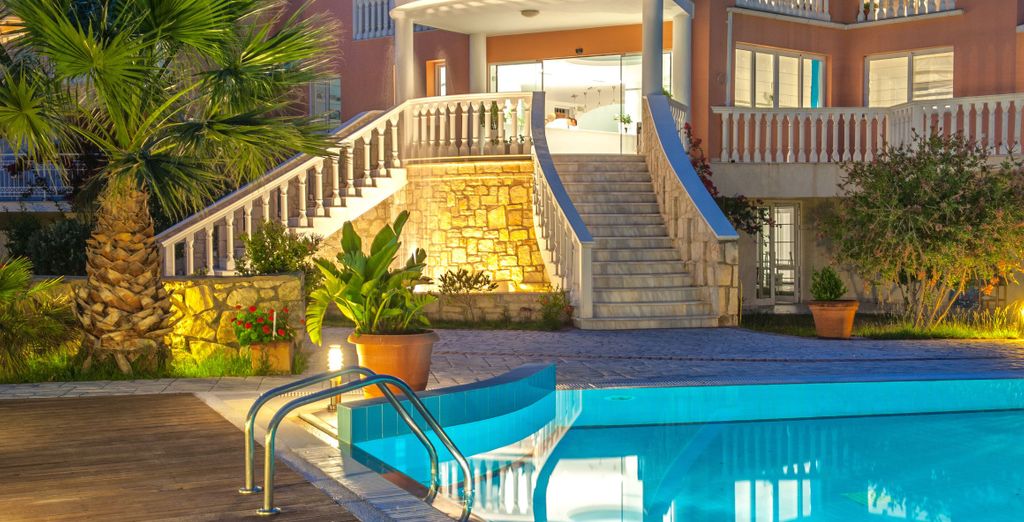 Gerakas Belvedere Luxury Suites 4*