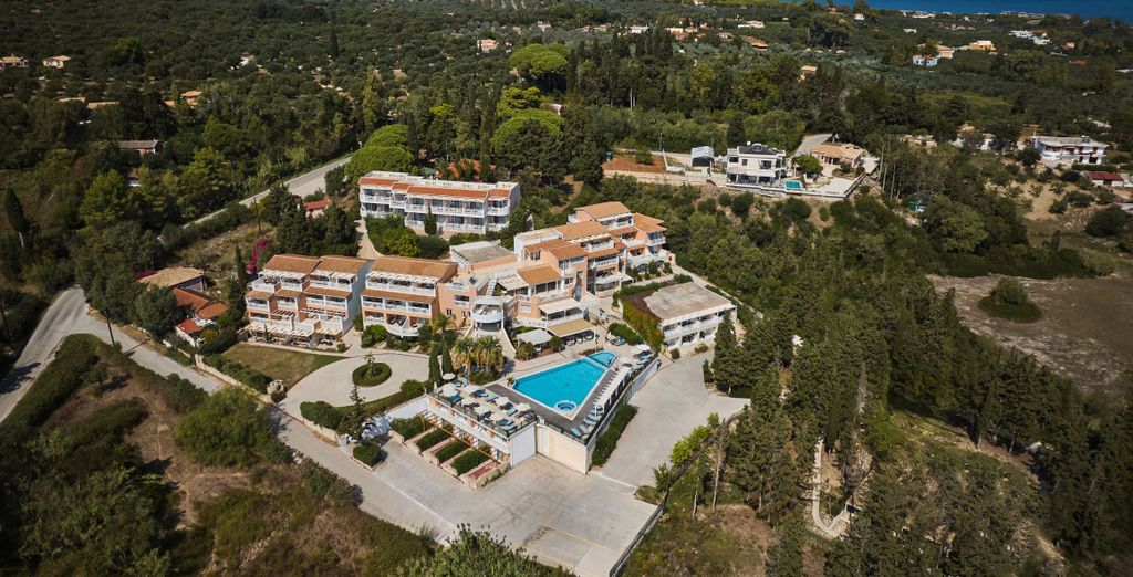  Gerakas Belvedere Luxury Suites 4*