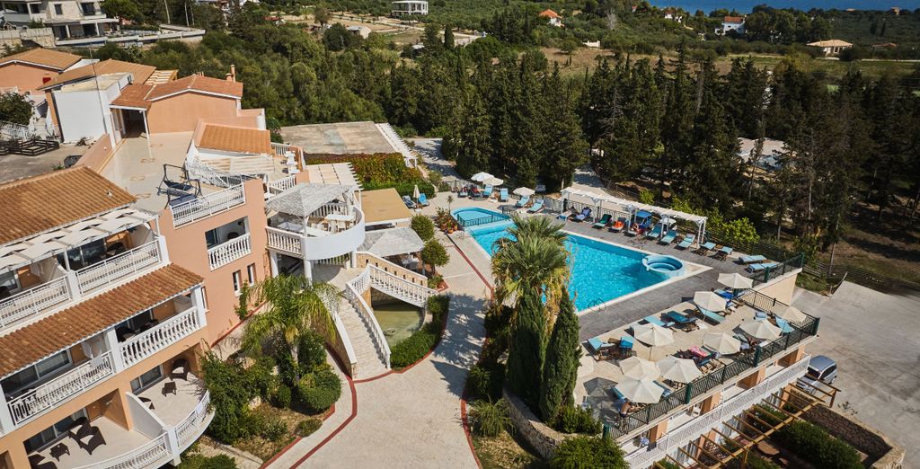  Gerakas Belvedere Luxury Suites 4*
