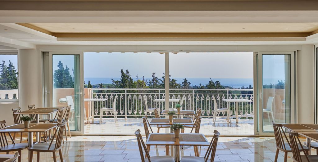  Gerakas Belvedere Luxury Suites 4*