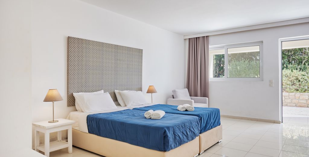  Gerakas Belvedere Luxury Suites 4*