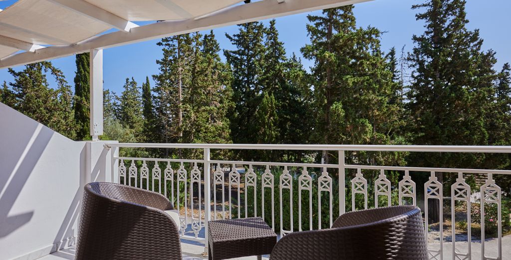  Gerakas Belvedere Luxury Suites 4*