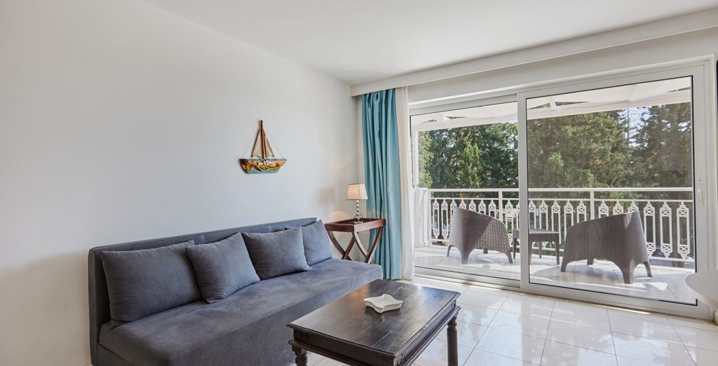  Gerakas Belvedere Luxury Suites 4*