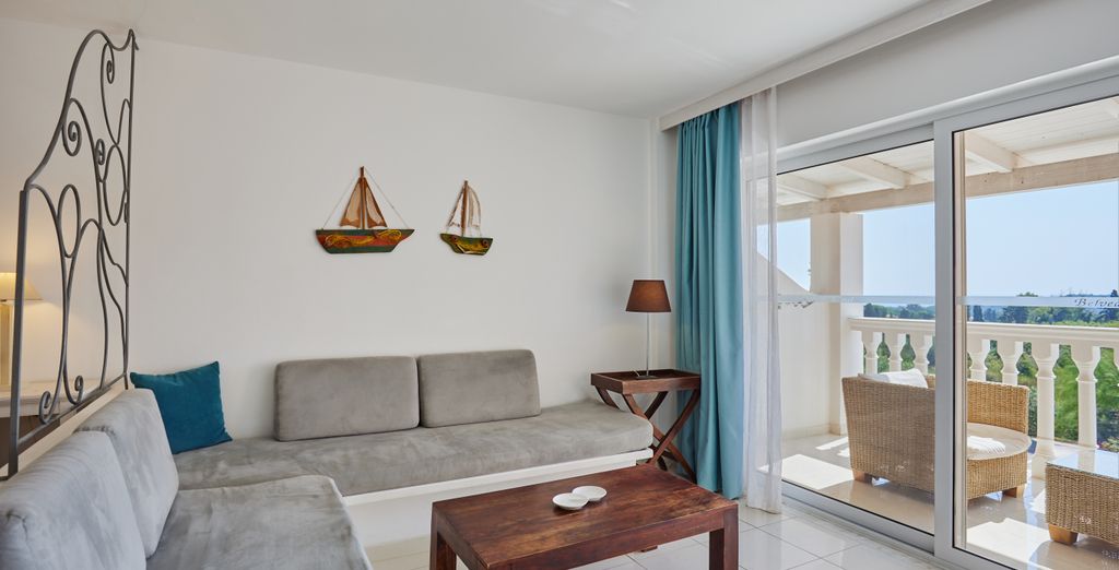  Gerakas Belvedere Luxury Suites 4*