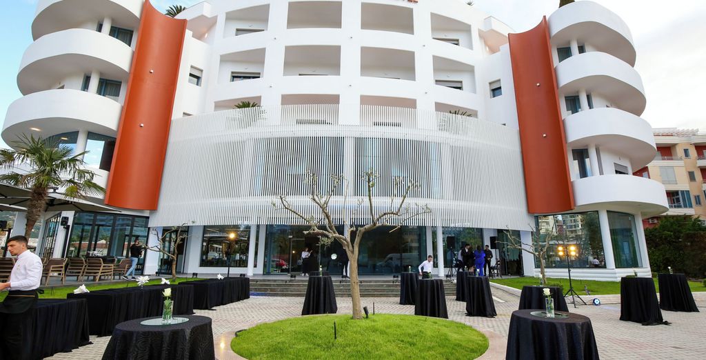 Bazaar Inn 4* e Regina Garden 4*