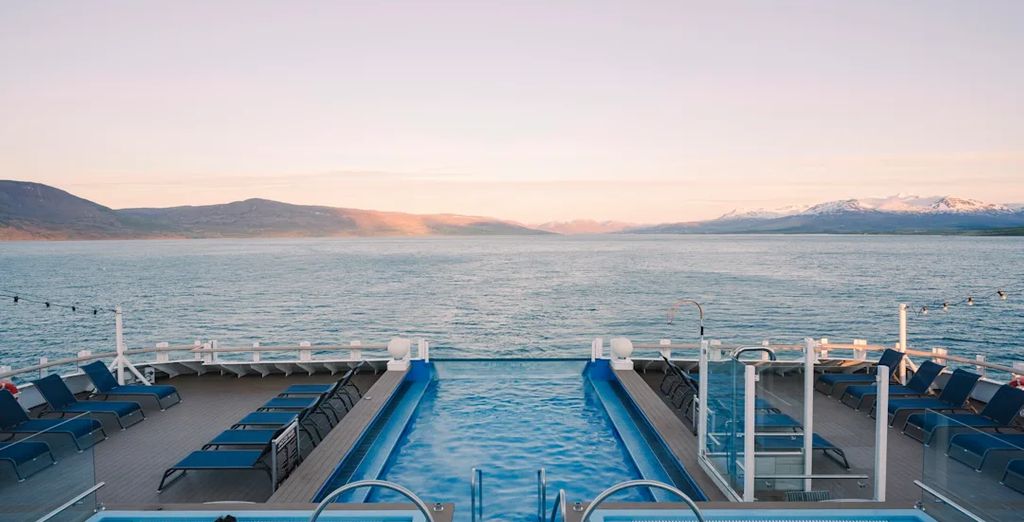 MS Fridtjof Nansen & Fosshotel Reykjavík 4*