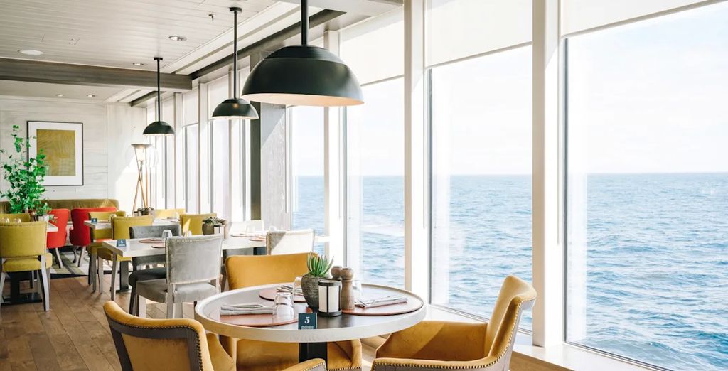 MS Fridtjof Nansen & Fosshotel Reykjavík 4*