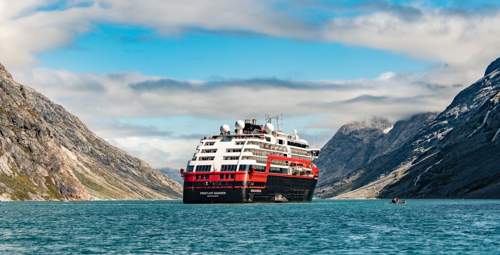 MS Fridtjof Nansen & Fosshotel Reykjavík 4*