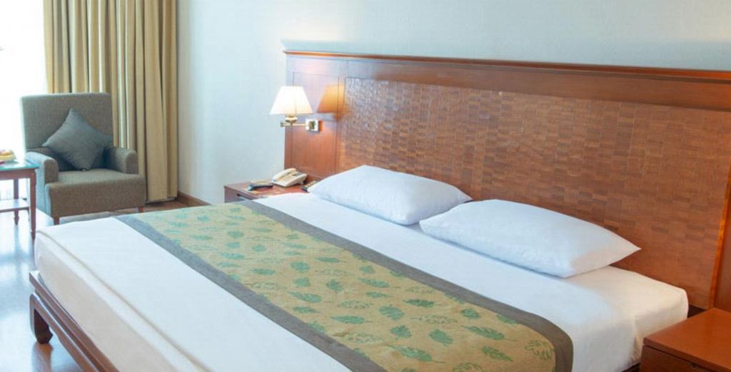 Tour di gruppo: Tra costa e montagna e Arinara Bangtao Beach Resort 4*