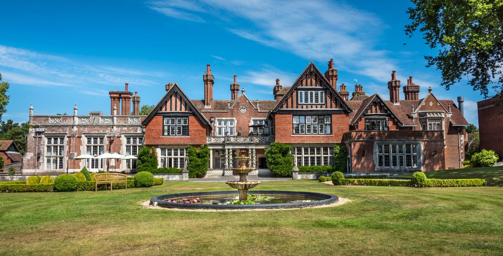 Macdonald Elmers Court Resort 4*