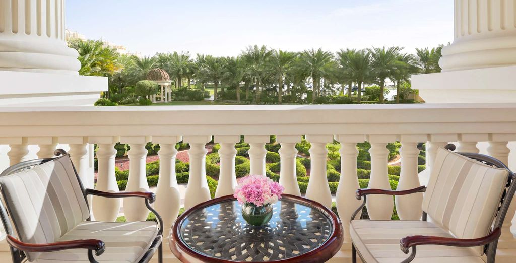 Raffles The Palm 5*