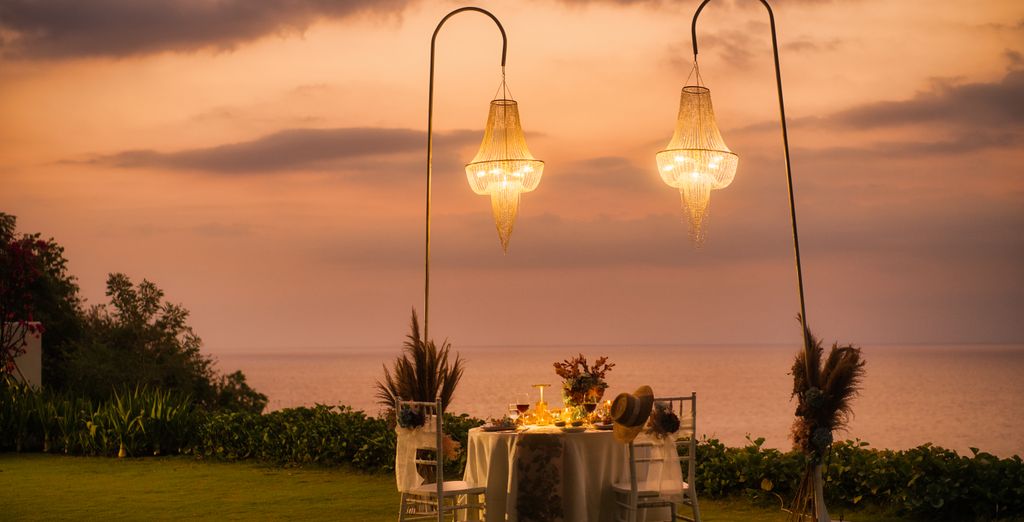 Dusit Thani Singapore 5*, Asvara Villa Ubud 5*, Royal Avila Boutique Resort 5* e Bali Beach Hotel Sanur 5*
