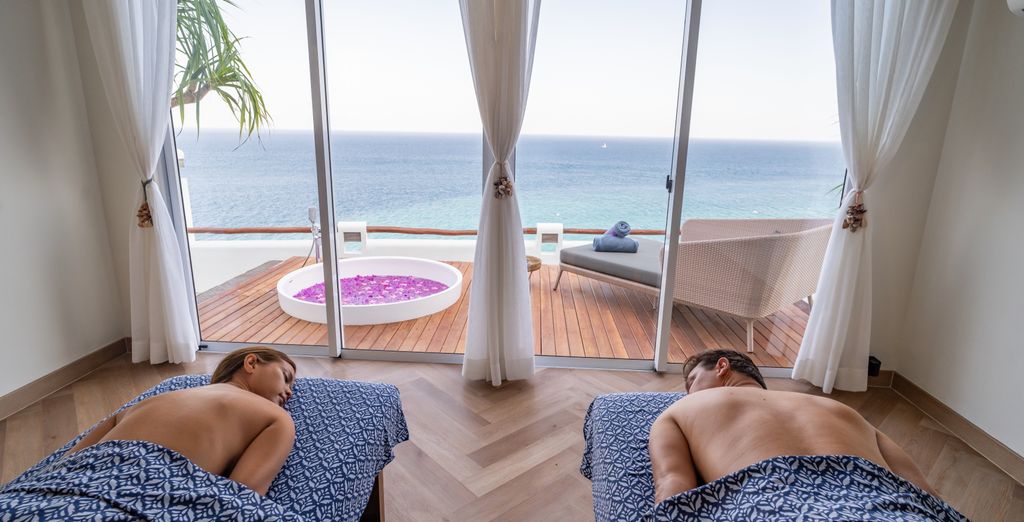 Dusit Thani Singapore 5*, Asvara Villa Ubud 5*, Royal Avila Boutique Resort 5* e Bali Beach Hotel Sanur 5*