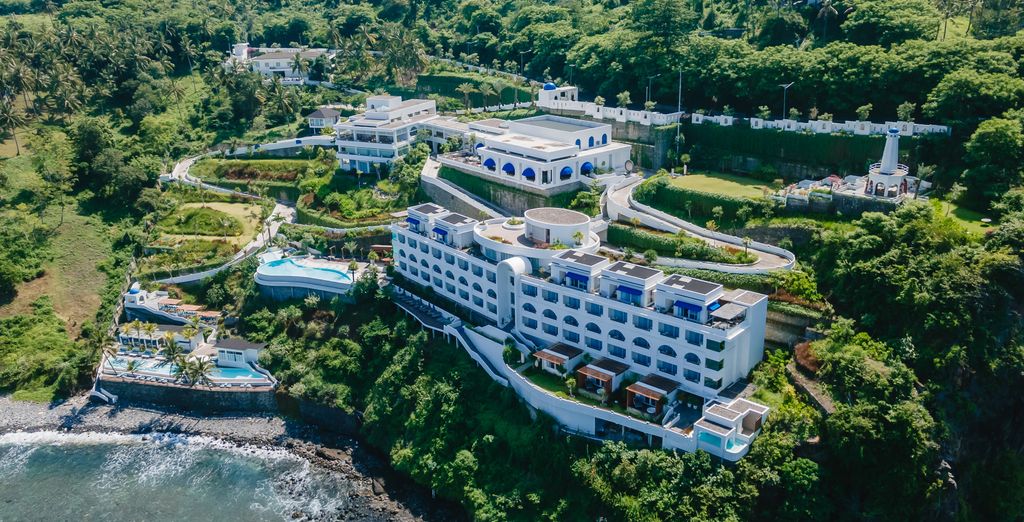 Dusit Thani Singapore 5*, Asvara Villa Ubud 5*, Royal Avila Boutique Resort 5* e Bali Beach Hotel Sanur 5*