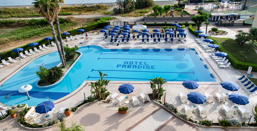 Hotel Village Paradise 4*