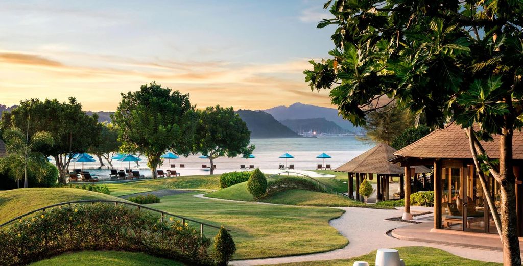 The Ritz-Carlton, Doha 5* e The Naka Island, a Luxury Collection Resort & Spa, Phuket 5*