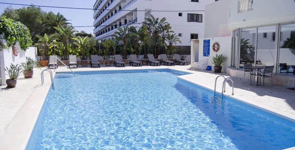Adults Only: Hotel Moon Dreams Paraiso