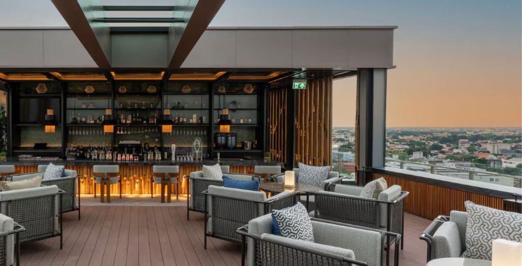 Maitria Hotel Sukhumvit 18 – A Chatrium Collection 4*, Meliá Chiang Mai 5* e Peace Laguna Resort & Spa 4*