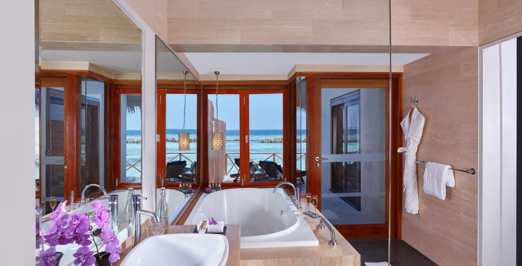 Taj Coral Reef Resort & Spa 5*