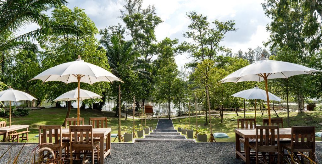 Cassia Phuket Bang Tao 5*, Phi Phi Harbour View Hotel 4* e Khao Lak Laguna 4* con possibile pre-estensione a Bangkok