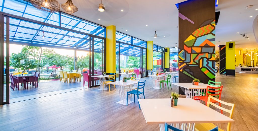 Cassia Phuket Bang Tao 5*, Phi Phi Harbour View Hotel 4* e Khao Lak Laguna 4* con possibile pre-estensione a Bangkok