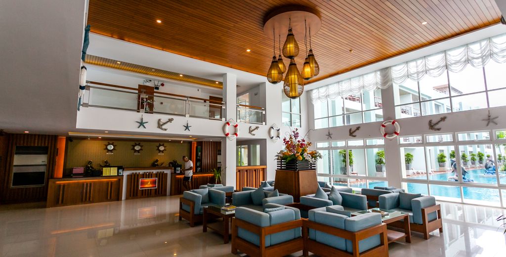 Cassia Phuket Bang Tao 5*, Phi Phi Harbour View Hotel 4* e Khao Lak Laguna 4* con possibile pre-estensione a Bangkok