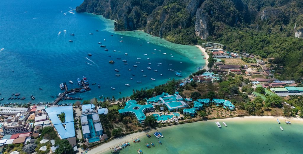 Cassia Phuket Bang Tao 5*, Phi Phi Harbour View Hotel 4* e Khao Lak Laguna 4* con possibile pre-estensione a Bangkok