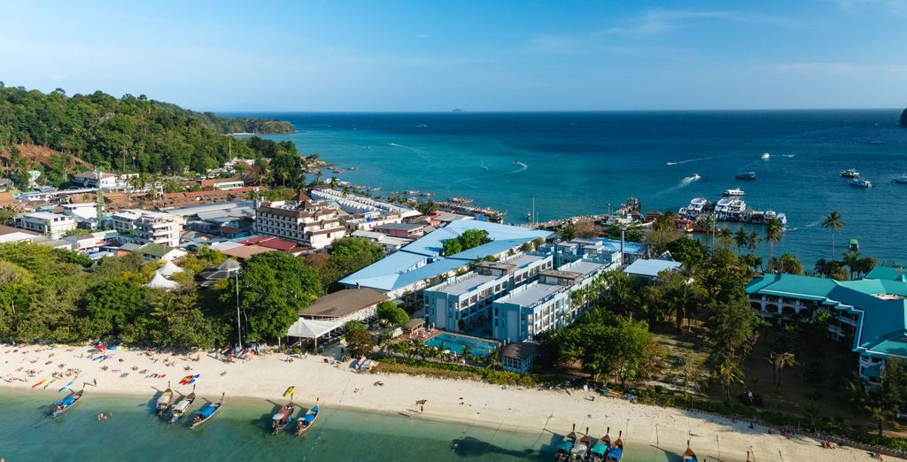 Cassia Phuket Bang Tao 5*, Phi Phi Harbour View Hotel 4* e Khao Lak Laguna 4* con possibile pre-estensione a Bangkok