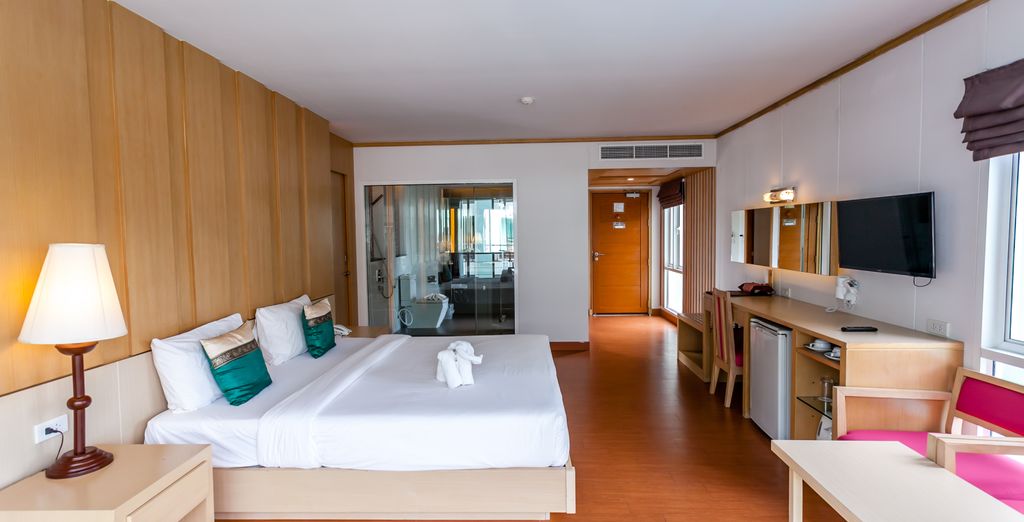 Cassia Phuket Bang Tao 5*, Phi Phi Harbour View Hotel 4* e Khao Lak Laguna 4* con possibile pre-estensione a Bangkok