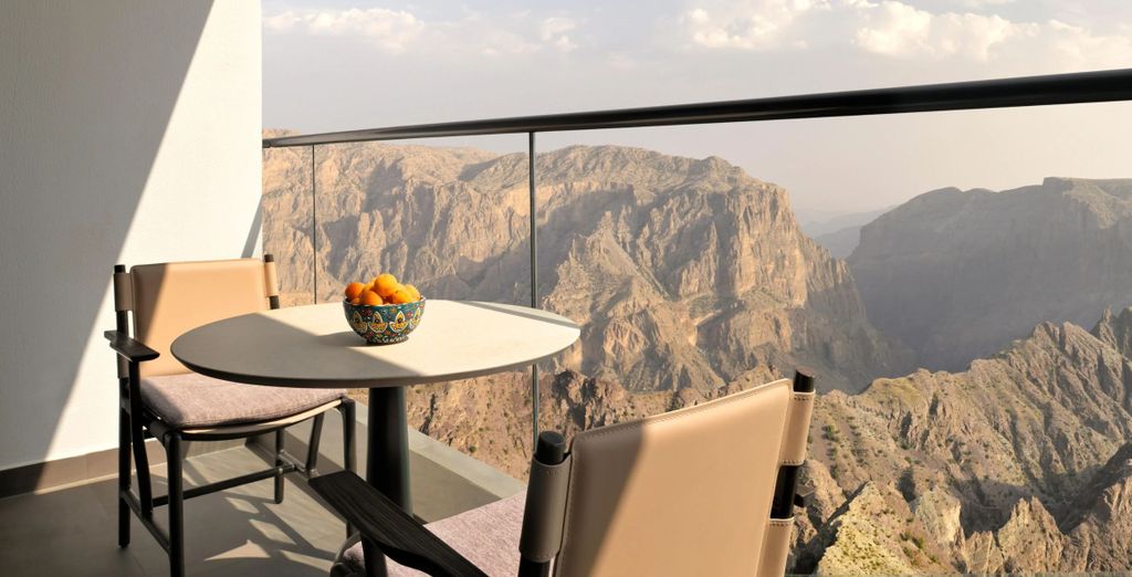The St. Regis Al Mouj Muscat Resort 5* con possibile prolungamento all'Hotel Indigo Jabal Akhdar Resort & Spa by IHG 4*