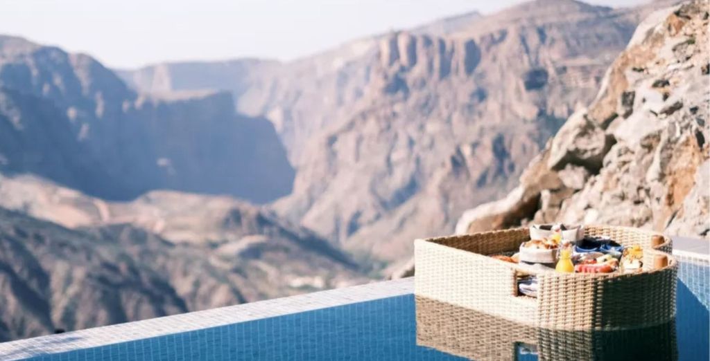 The St. Regis Al Mouj Muscat Resort 5* con possibile prolungamento all'Hotel Indigo Jabal Akhdar Resort & Spa by IHG 4*