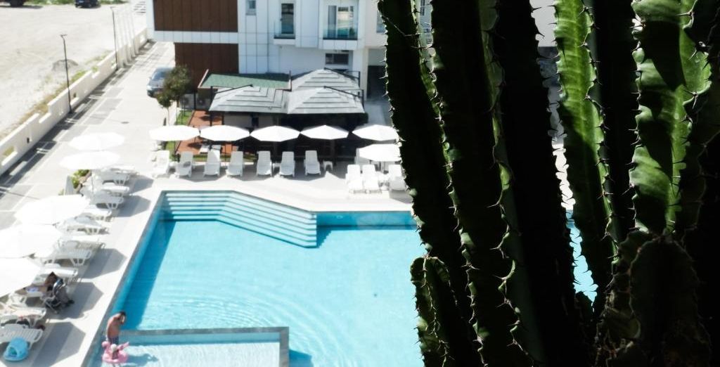 Naos Luxury Hotel 4*
