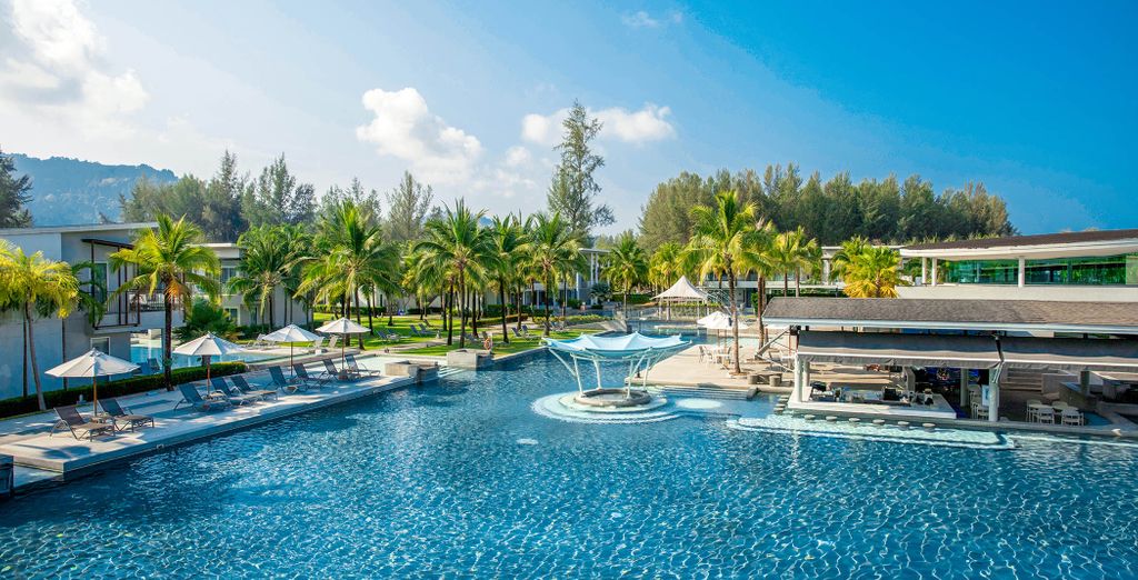Rawai Palm Beach Resort 4*, The Waters Khao Lak 4* & optional Bangkok