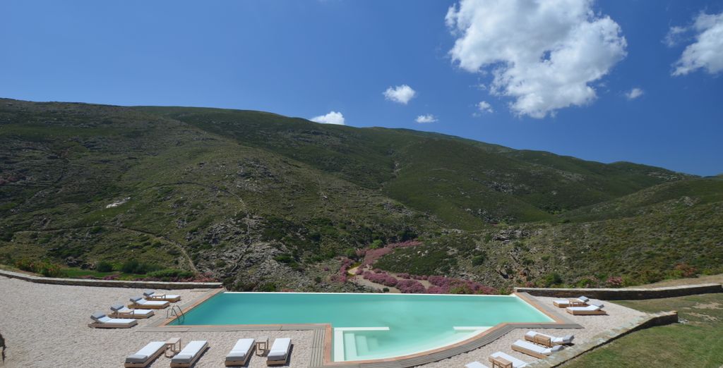 Aegea Blue Cycladic Resort 4*