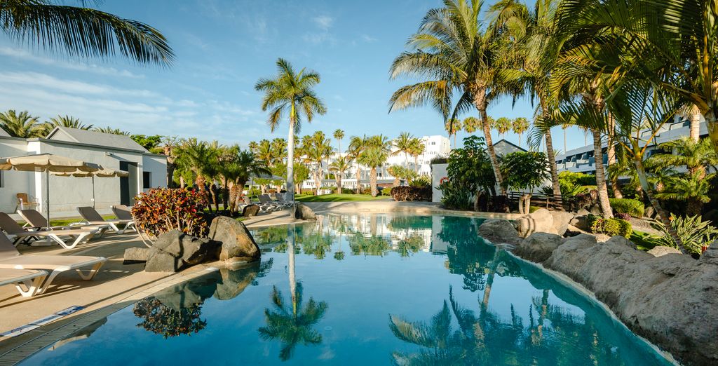 R2 Romantic Fantasia Dream Hotel & Spa by Ôvoyages 4*