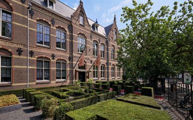 The College Hotel 4*