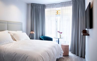 Pillows Anna van den Vondel Amsterdam 4*