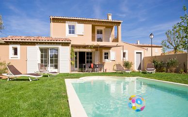 ESTIVEL - Villas Le Clos Savornin 4*