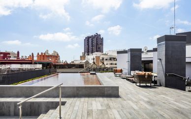 Midtown Apartments 4*
