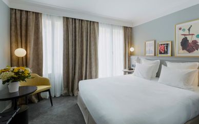 XO Hotel 4*