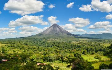 Autotour: Wilder Dschungel, Vulkane und Traumstände