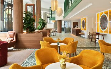 Hotel H10 Casanova 4*