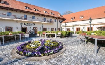Lindner Hotel Prague Castle 4*