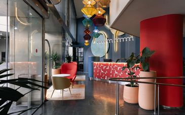 Hotel Indigo Plaza España 4*