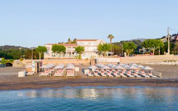 Les Elmes, Hôtel, Spa & Plage Privée 4*